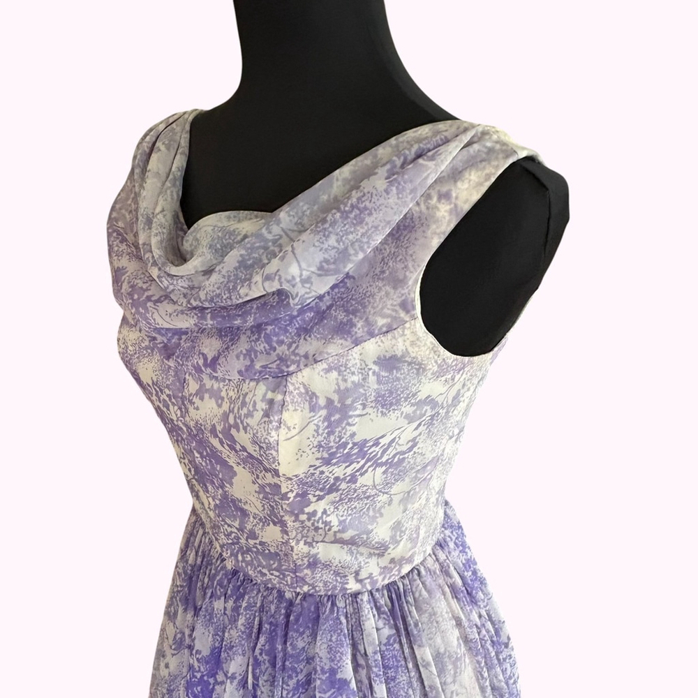 Vintage 1950s Floral Fit and Flare Dress Purple White Extra Small - Picture 10 of 12